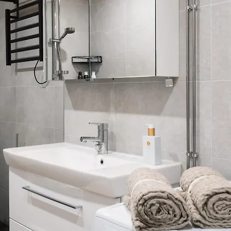 Modern Near Tripla Mall With Gym Access הלסינקי