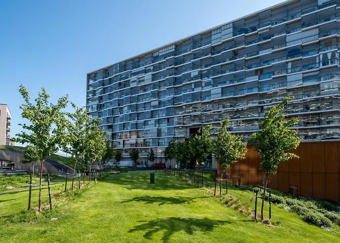 Modern Near Tripla Mall With Gym Access